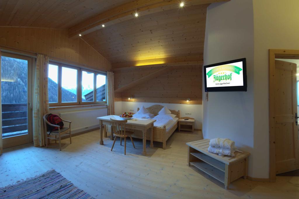 Hotel Jaegerhof San Leonardo in Passiria Esterno foto