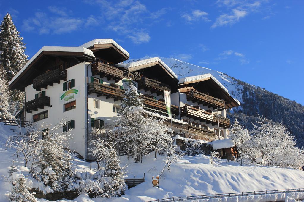 Hotel Jaegerhof San Leonardo in Passiria Esterno foto
